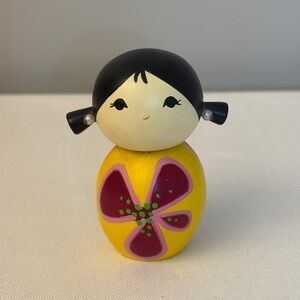 Vintage Momiji ‘Dreaming’ 2006 Japanese Doll Yellow Kimono Girl Collectable
